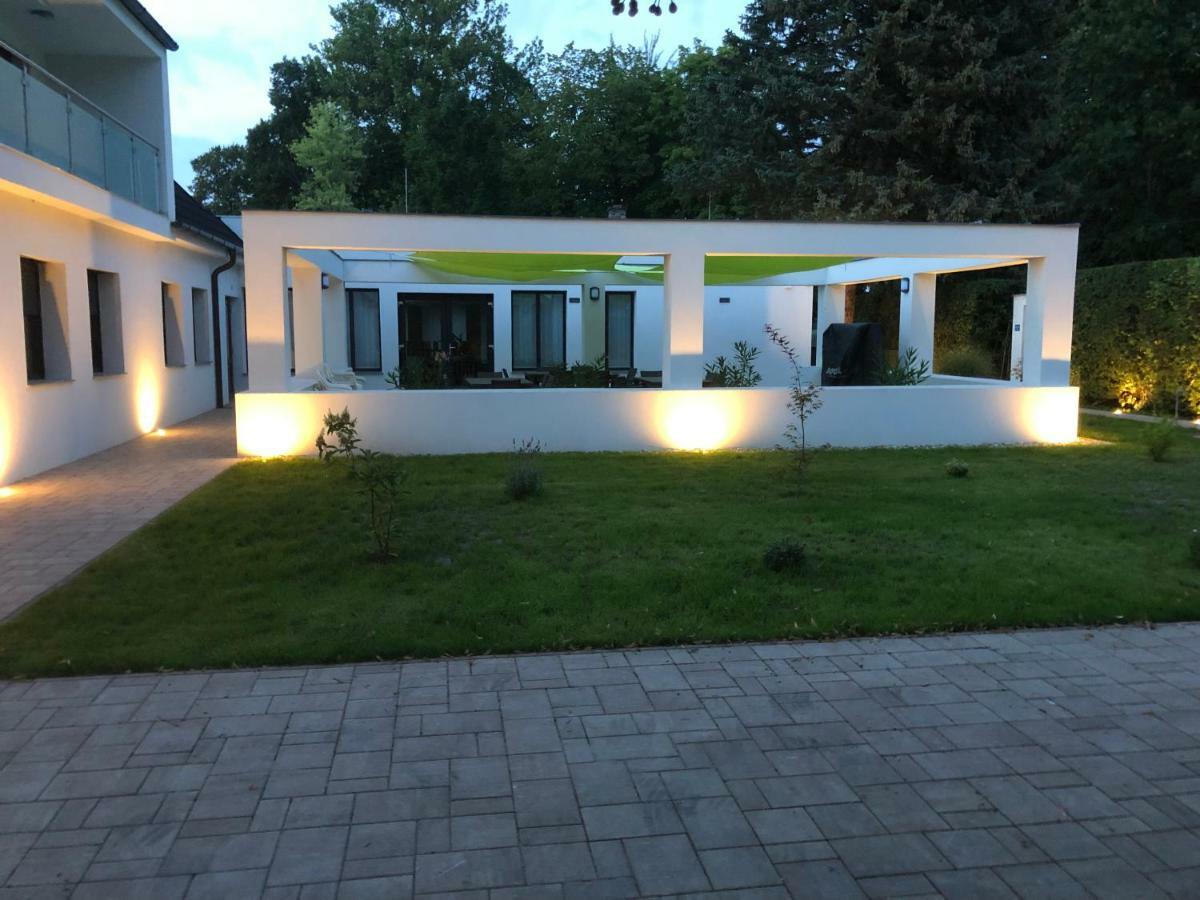 Duna Vendeghaz Hotel Fadd-Dombori Bagian luar foto