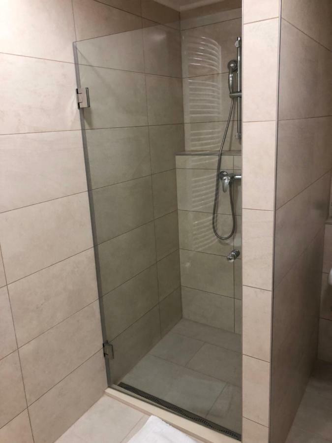 Duna Vendeghaz Hotel Fadd-Dombori Bagian luar foto
