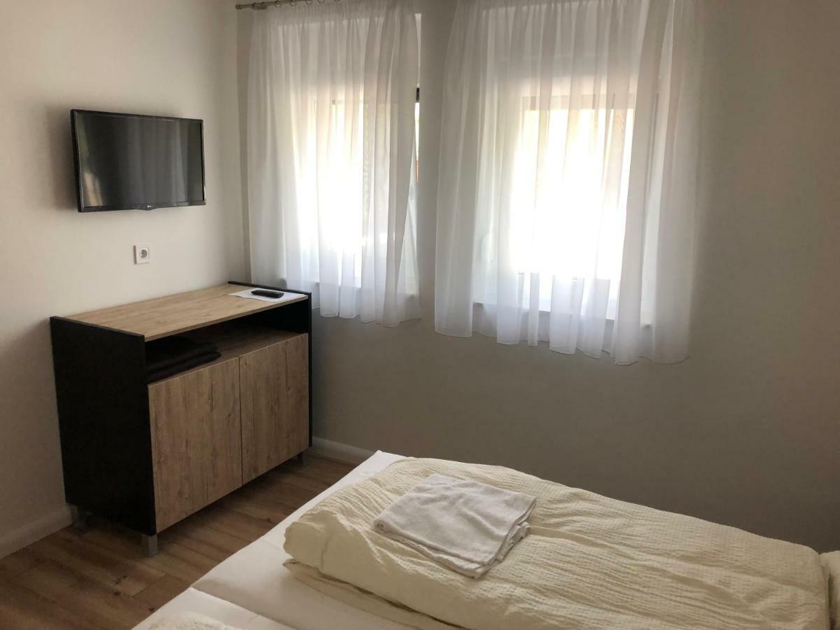 Duna Vendeghaz Hotel Fadd-Dombori Bagian luar foto